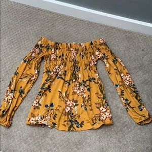 Off - shoulder long sleeve